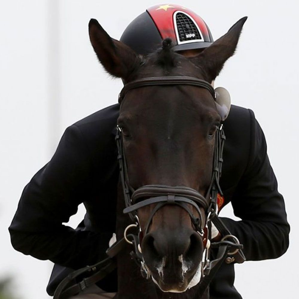 Hilarious-and-Perfectly-Timed-Sports-Photos-of-Athletes-Caught-Mid-Action-9