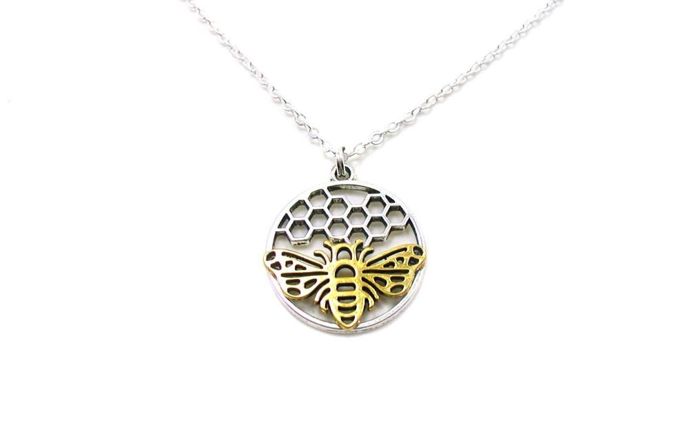 STD/B/NL/2 - Two Tone Round Bee Honeycomb Pendant Necklace