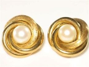 CLIP/ER/1 – Gold Twirl with Round Pearl Inlay Clip-on Earrings