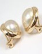 CLIP/ER/2 – Gold with Oval Pearls Inlay Clip-on Earrings