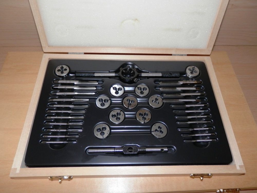 BOXED TAP AND DIE SETS