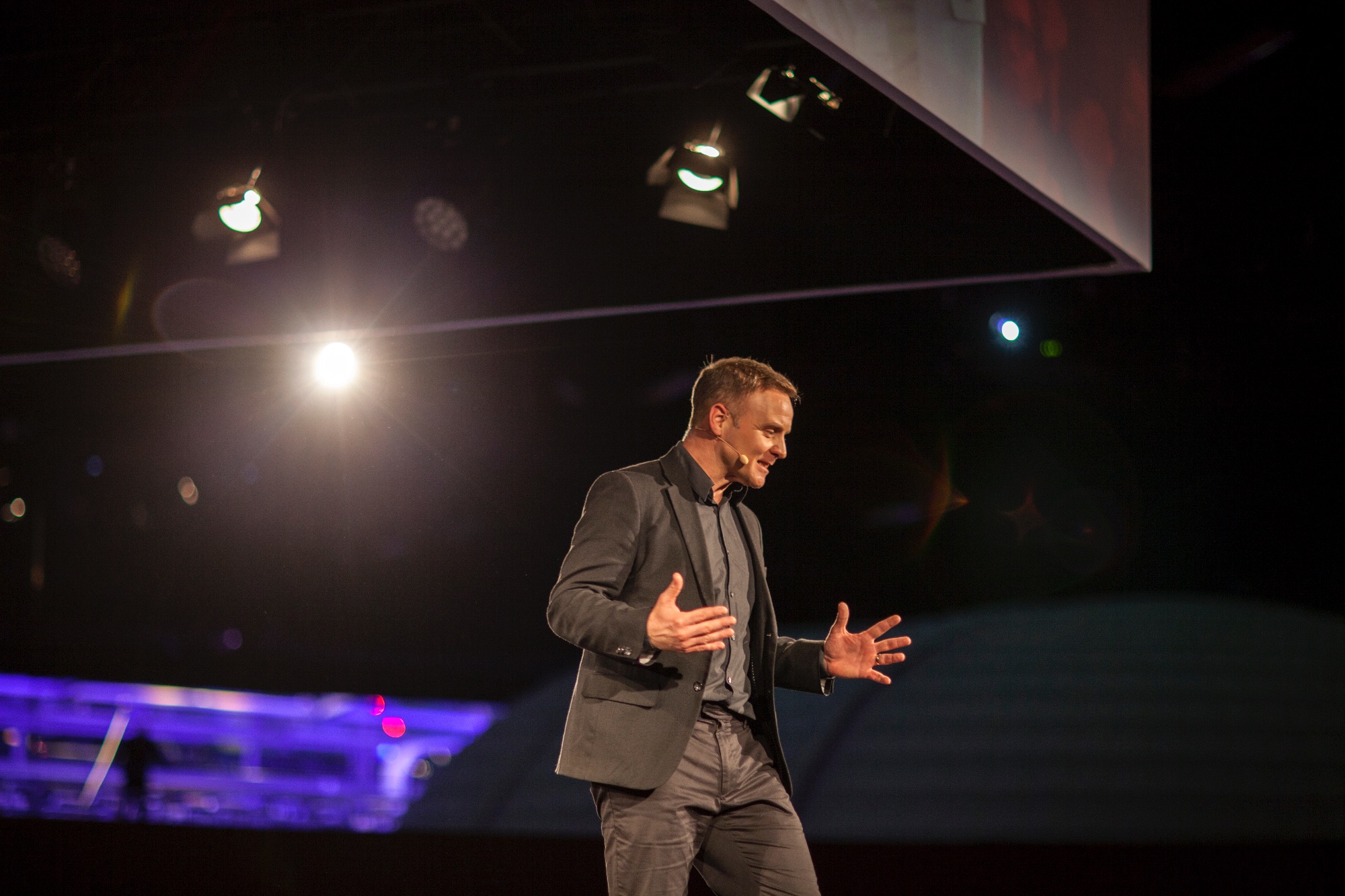 Darren Smallridge presenting power-up programme