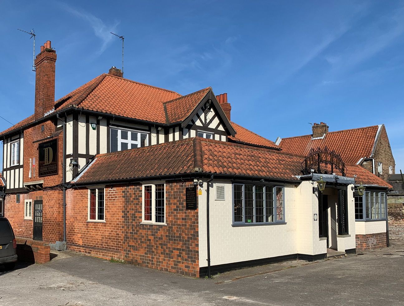 Planning permission granted to convert The Golden Fleece pub to 3 new homes in Louth, Lincolnshire. Planning Application by Fytche-Taylor Planning. 