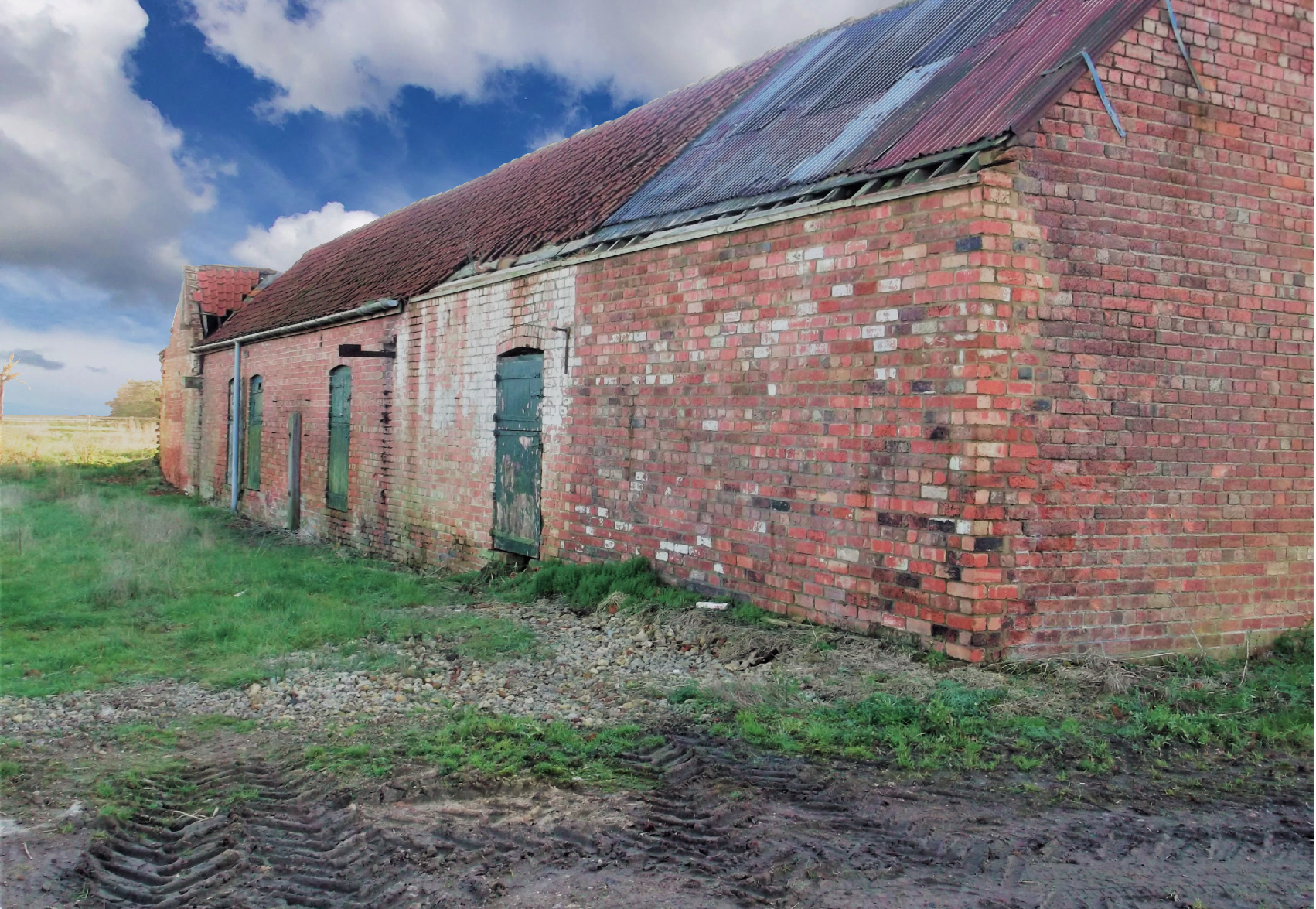 Planning permission for barn conversion of heitage stable blocks to form new arts and crafts studios. In partnership with RAW Designs Lincolnshire