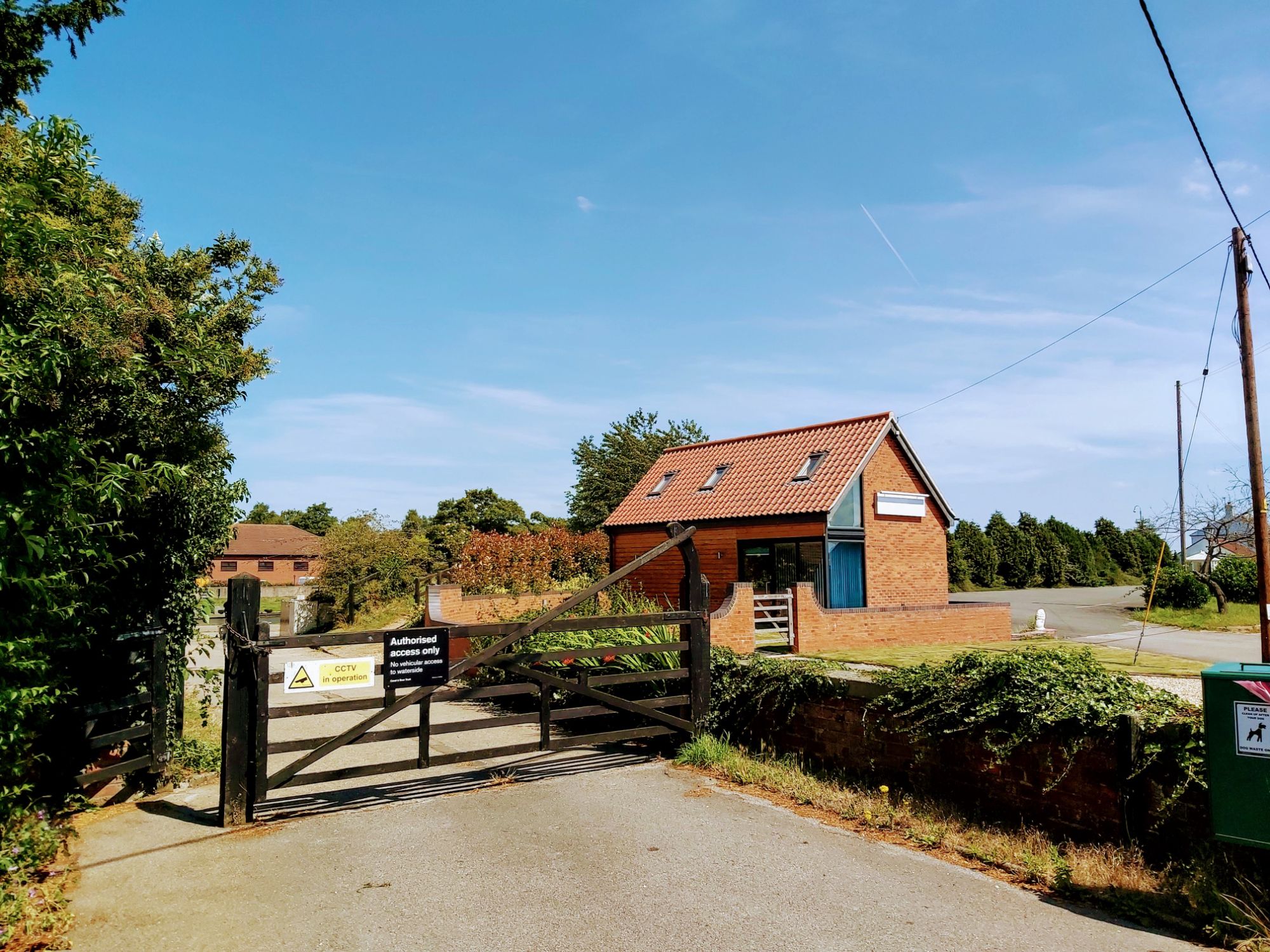 Planning permission granted to form a new holiday let and construct a new holiday lodge at Torksey Lock near Lincoln