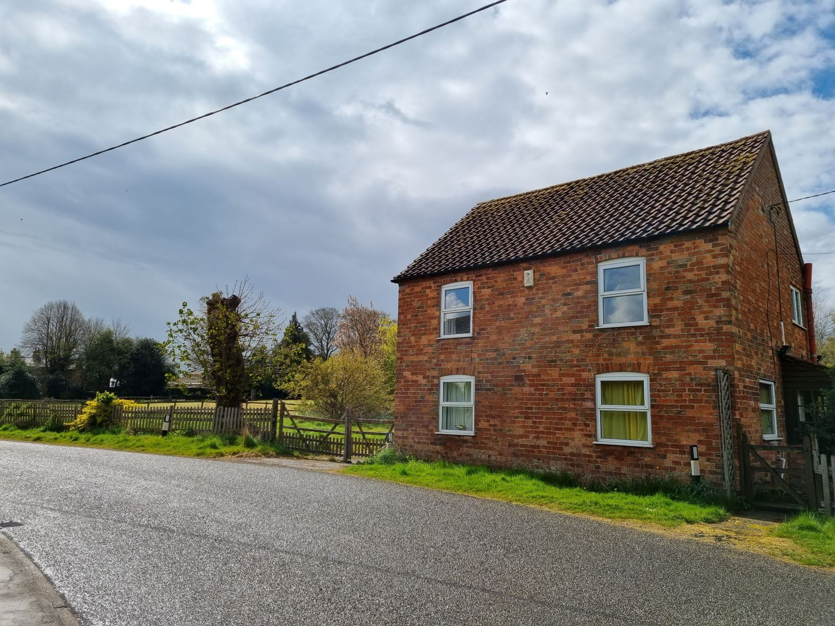 Default iProperty listing for Pinfold Cottage - a 3 bed home for sale in Raithby, Lincs (external content)mage