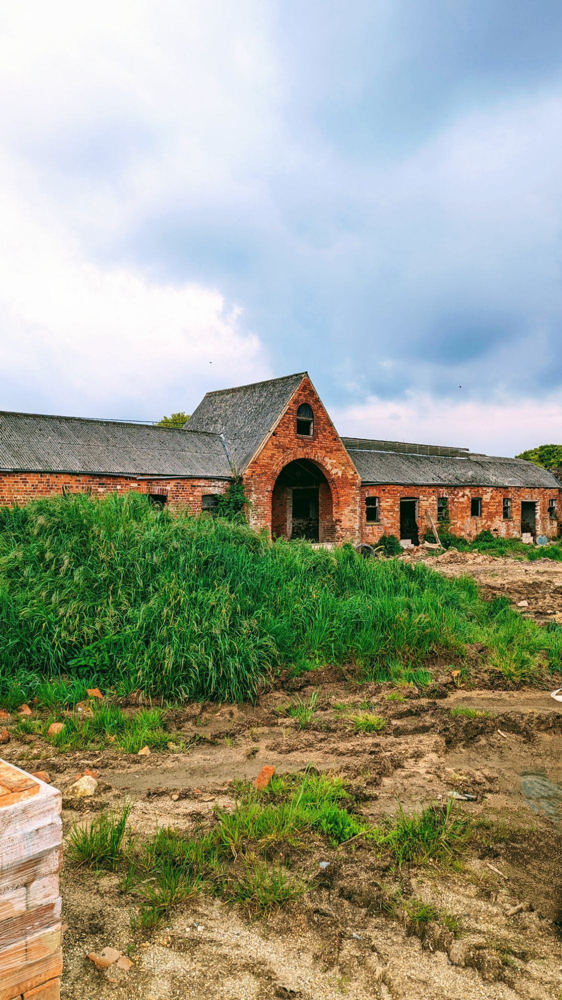 Planning Applications & Architectural Design: Everything you need to gain planning permission for your barn conversion â€“ including listed sites and heritage buildings.
