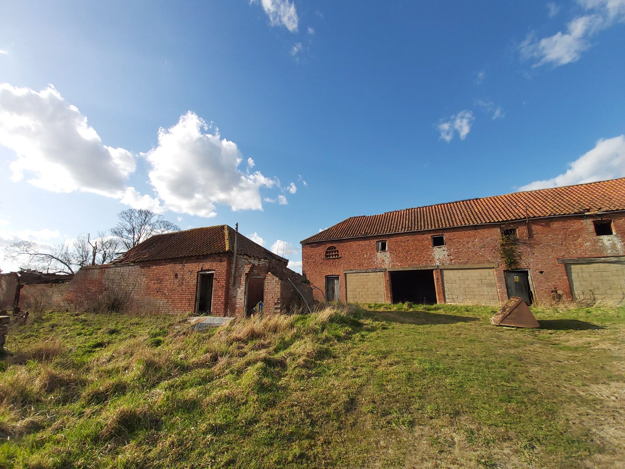 The curtilage listed barns at Holme Farm will now be converted to new homes following our planning support and collaboration with the owner's architectural team. 