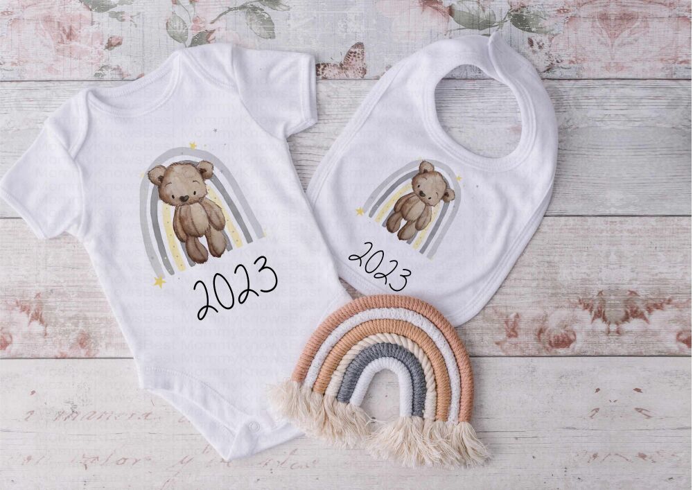 New baby / baby shower vest and bib gift set.