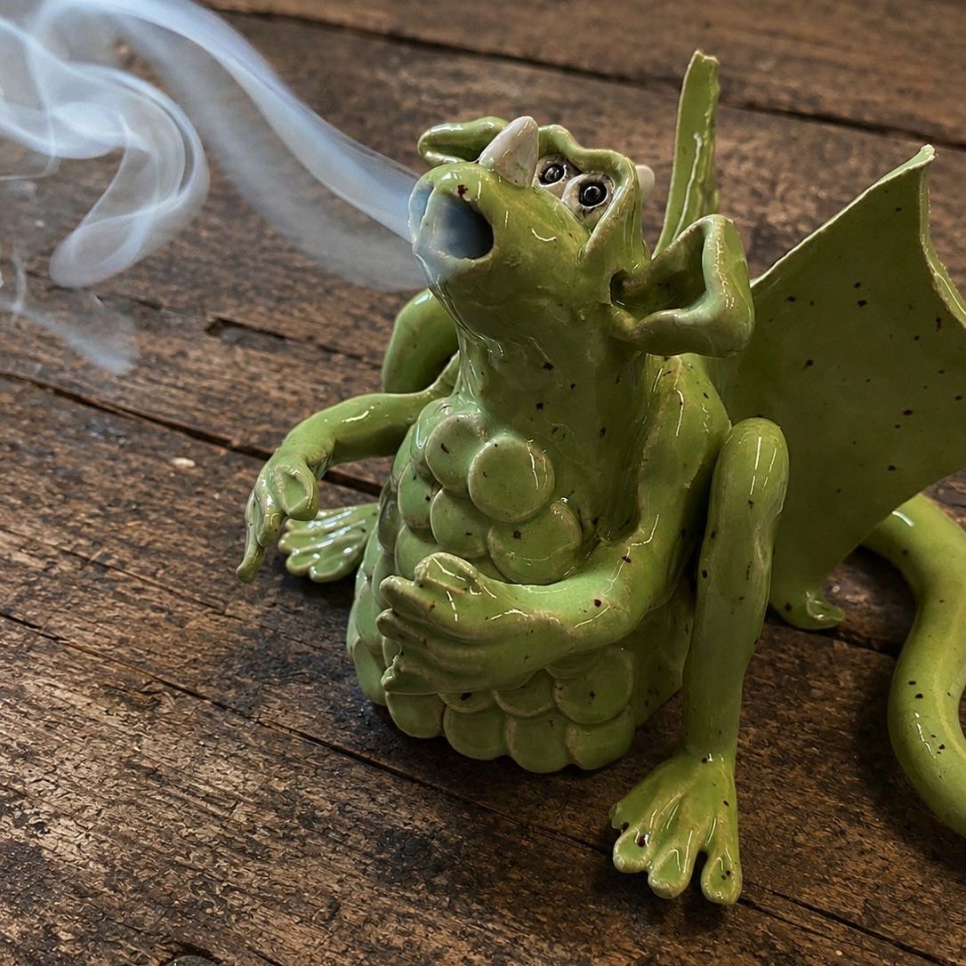 Smoking Dragon - light green