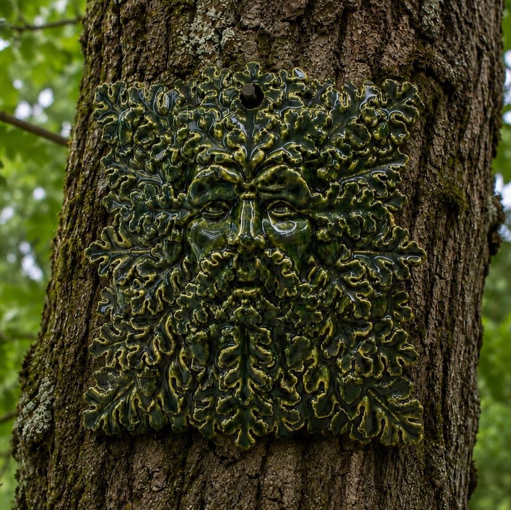 Square-shaped greenman - emerald