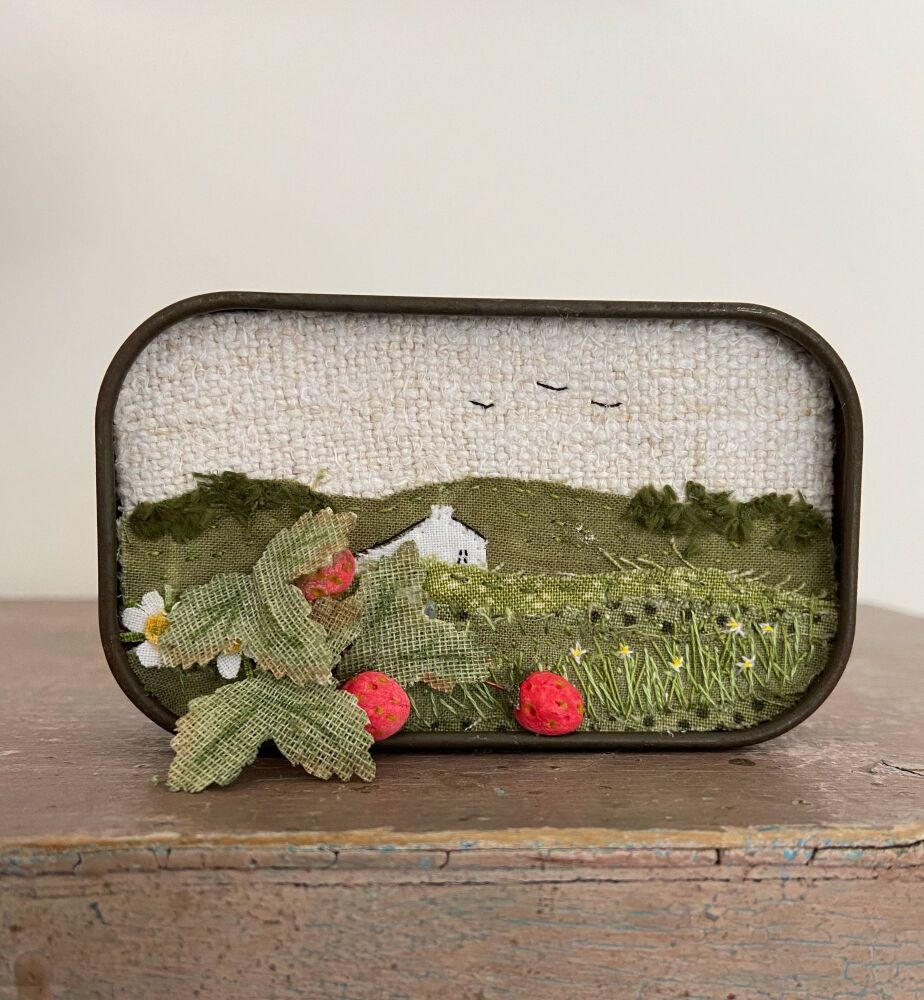 Wild Strawberry Tin
