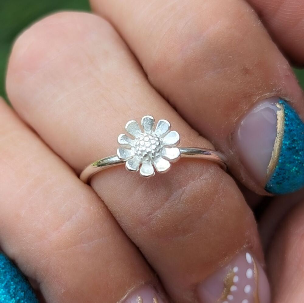 Daisy Ring | Silver Rings