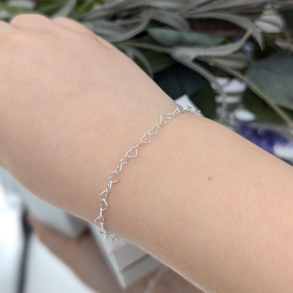 Dainty Heart Link Bracelet | Silver Bracelets