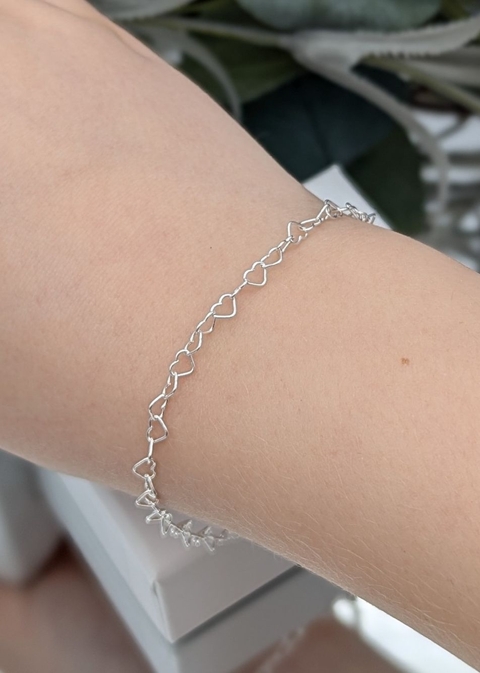 Dainty Silver Heart Bracelet 