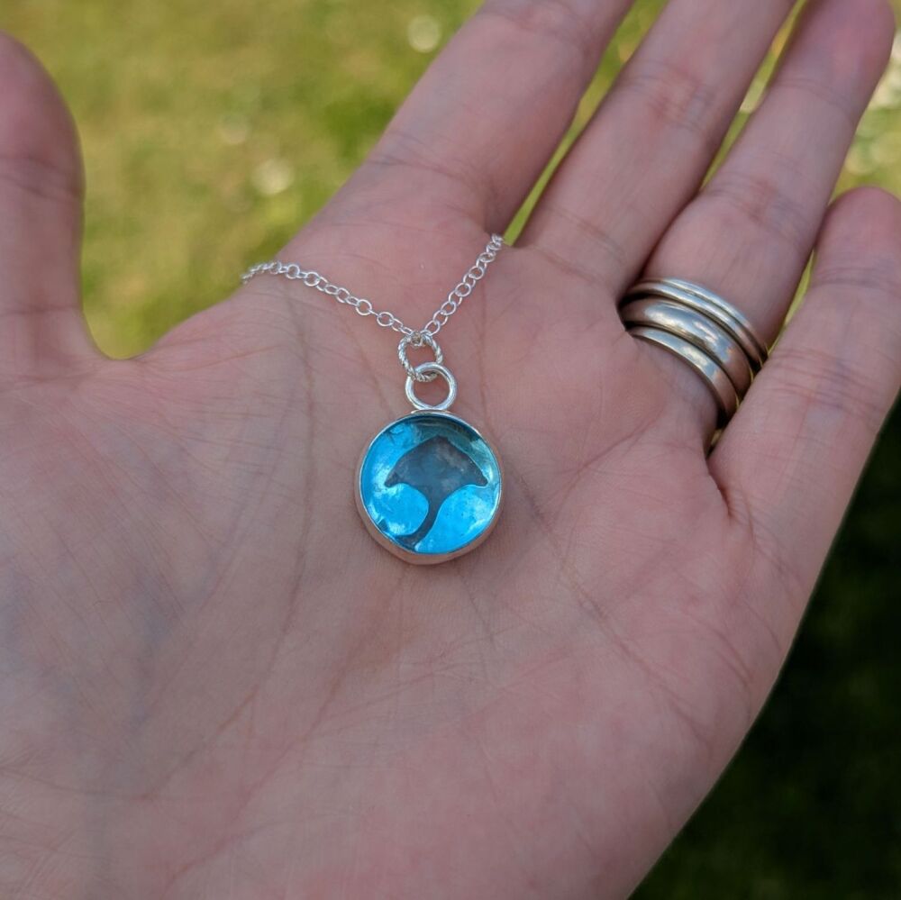 Silver Glass Pebble Necklace - Ray