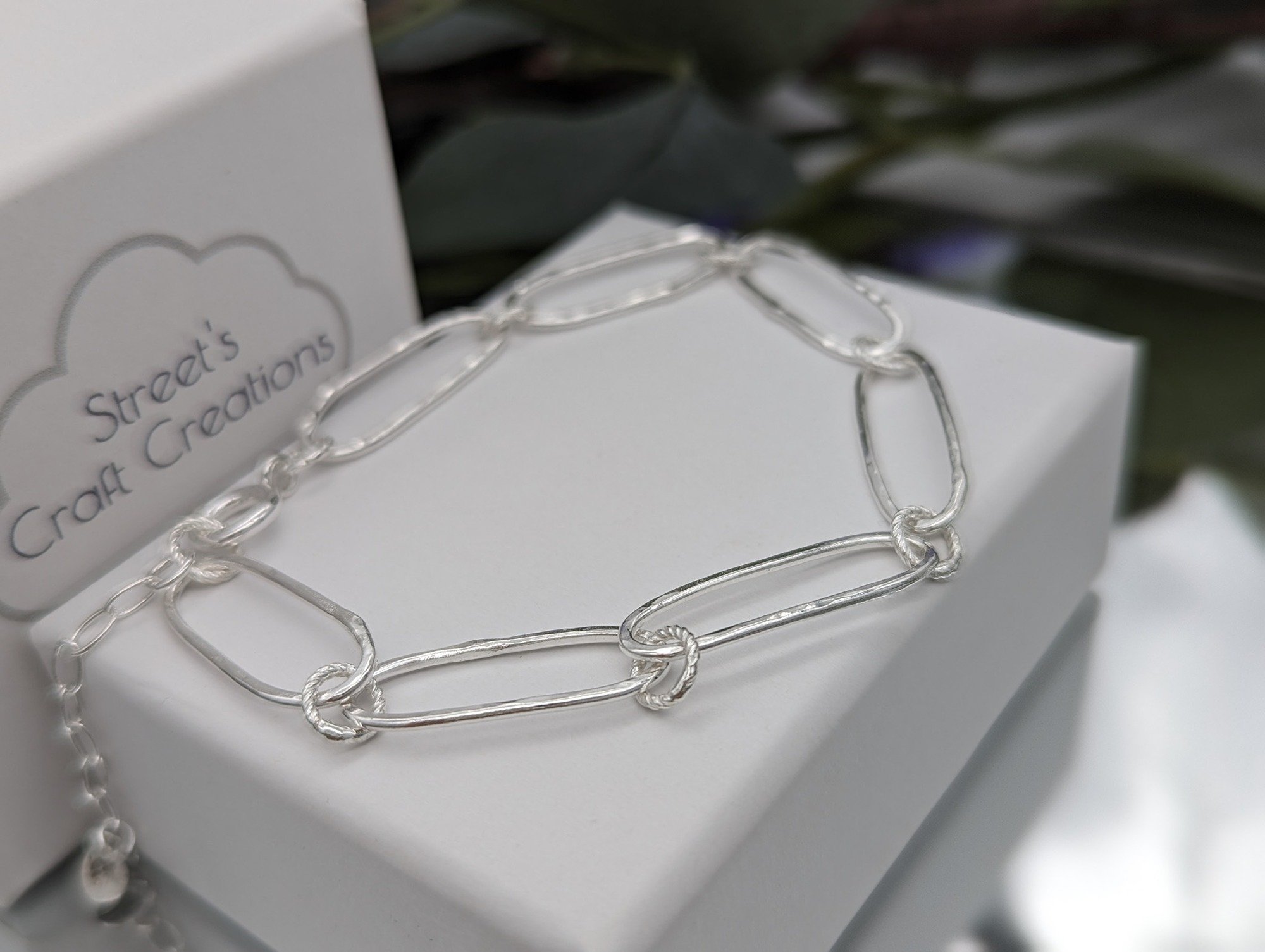 Textured link bracelet