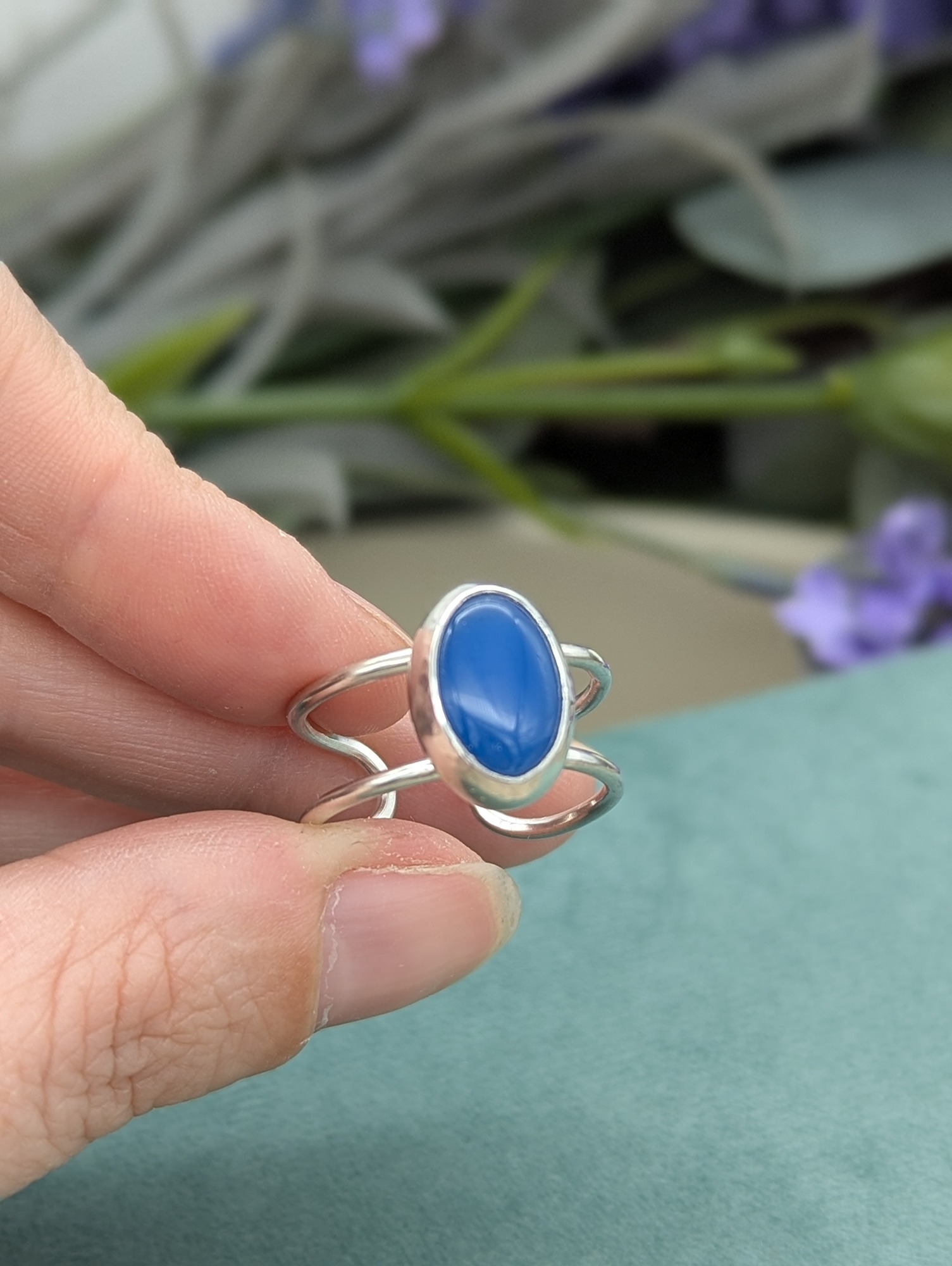 Silver and blue onyx gemstone ring