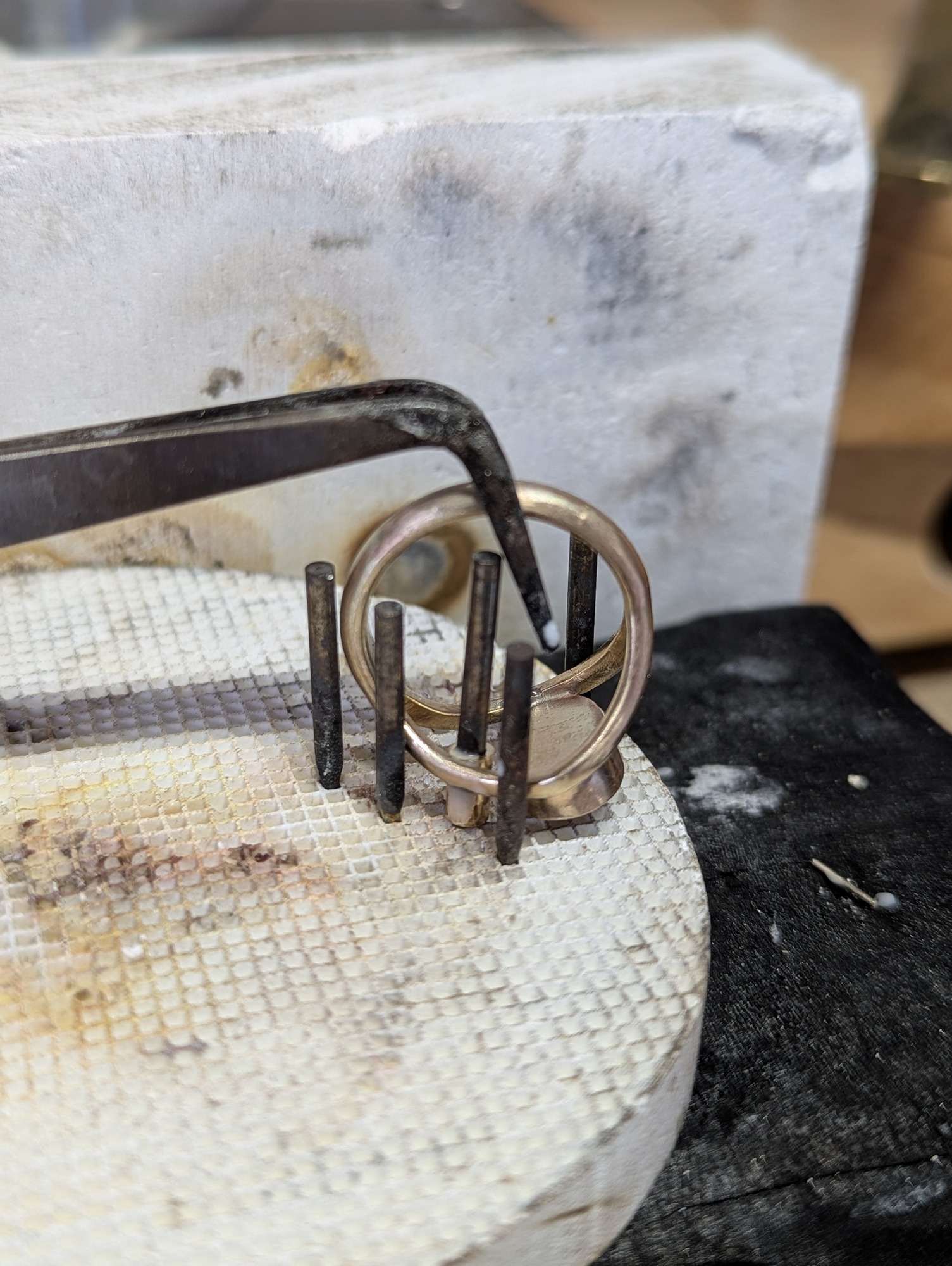 soldering the gold ring