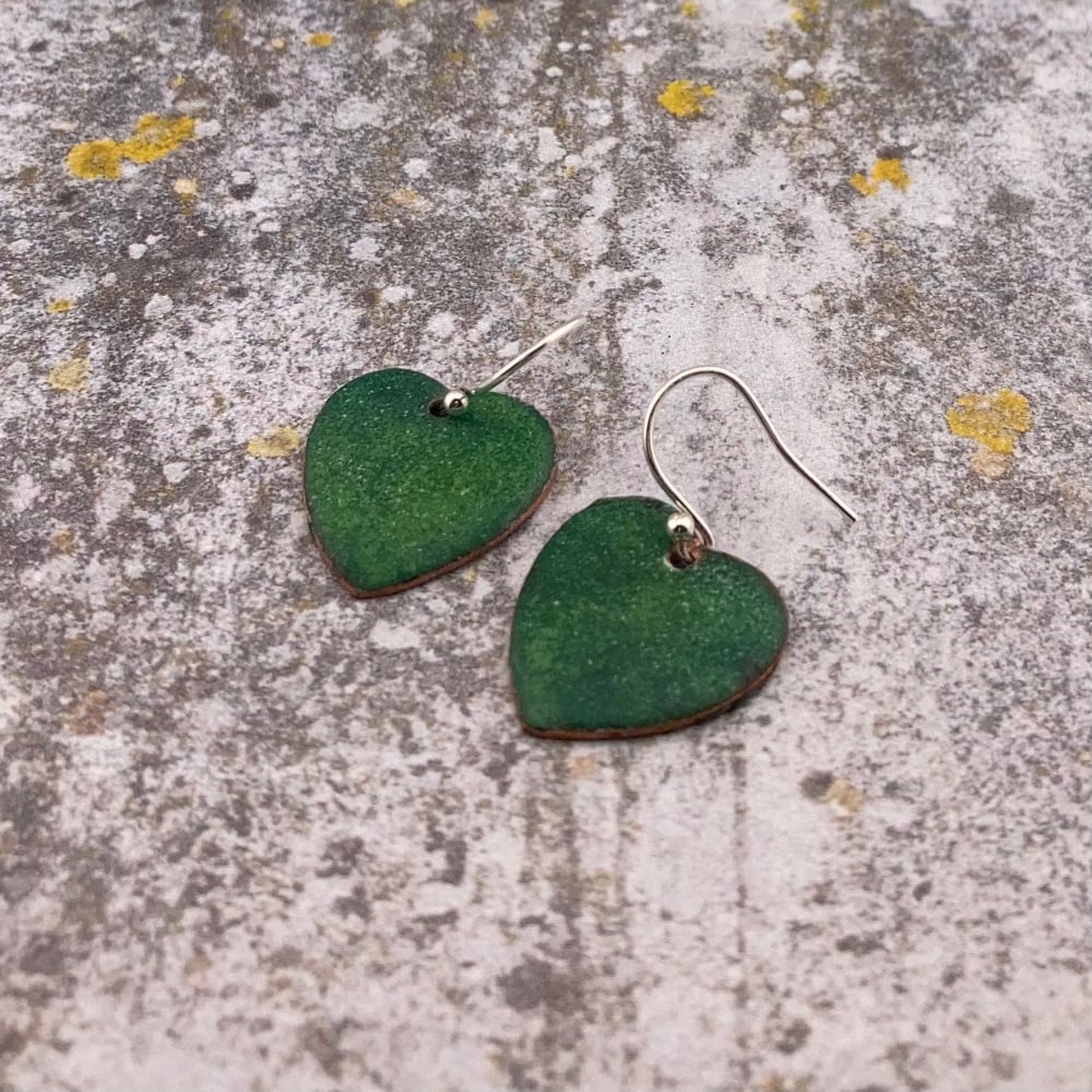 SECONDS GREEN- Enamelled heart shaped earrings