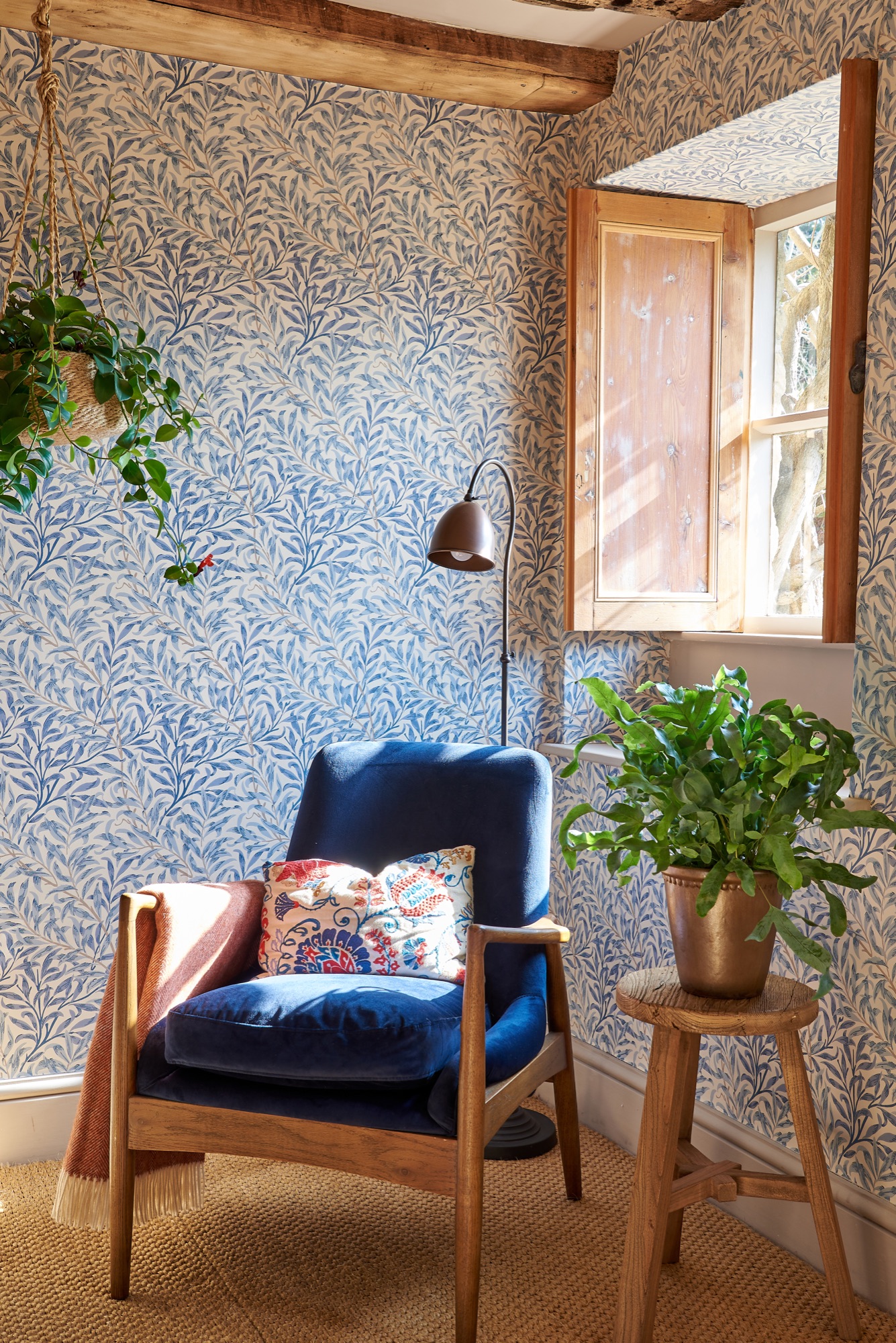 William Morris wallpaper,william Morris design, corner of my home, cotswold grey, shutter window