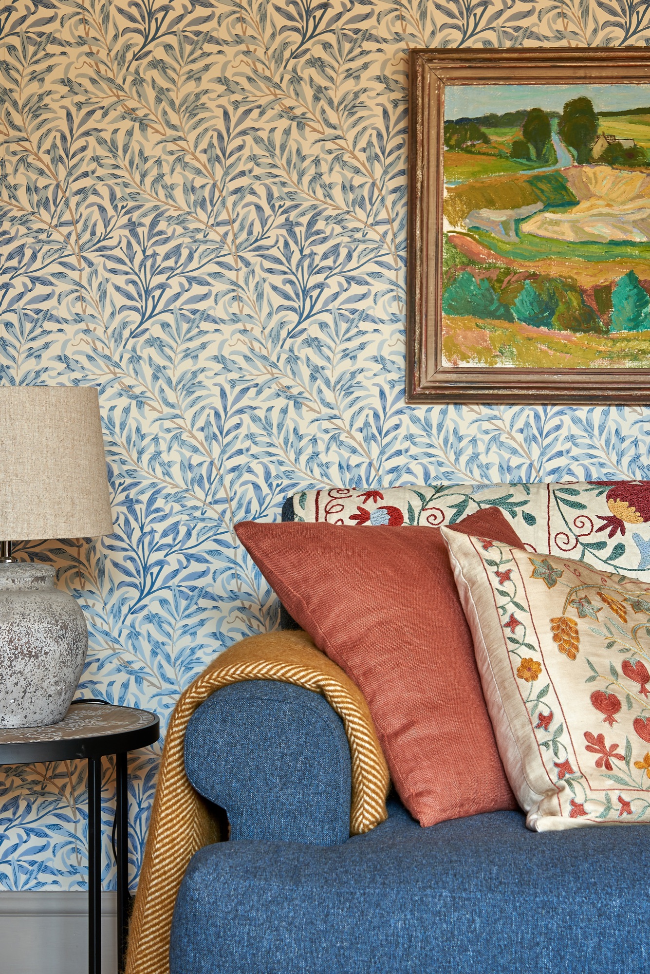 home in the cotswolds,william morris wallpaper, vintage art, sofa.com, colourful interiors