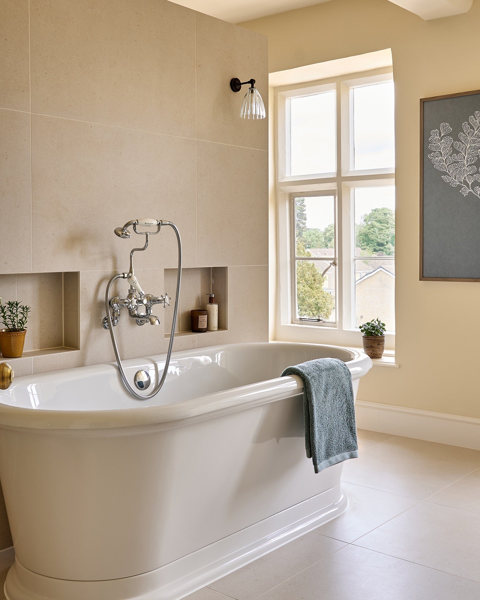Cotswold Interiors Cotswold homes Cotswold style Cotswold living Oxfordshire The Cotswolds Country homes Period property Grade 2 listed Charles Mullineaux, Zota, Mike Garlick, Little Greene, Cotswoldgrey, Cormar carpets, Pooky, Corston, Burford garden company, lusso, Burlington, ca pieta
