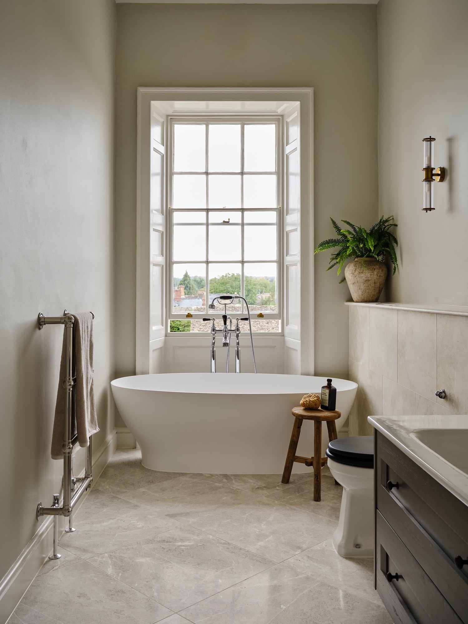 Cotswold Interiors Cotswold homes Cotswold style Cotswold living Oxfordshire The Cotswolds Country homes Period property Grade 2 listed,charles mullineaux,zota, - Farrow & ball Artisan of devizes Ca pietra, Lusso Little Greene,Pooky