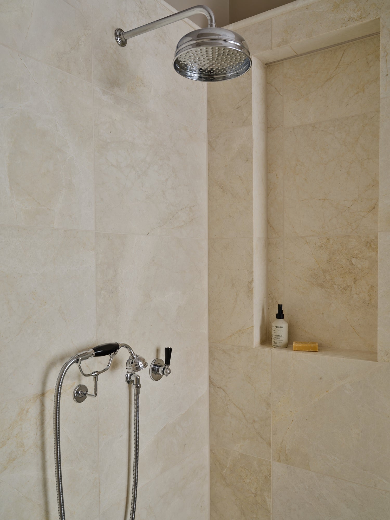 Cotswold Interiors Cotswold homes Cotswold style Cotswold living Oxfordshire The Cotswolds Country homes Period property Grade 2 listed,charles mullineaux,zota, Farrow & ball Artisan of devizes Ca pietra, Lusso Little Greene,Pooky