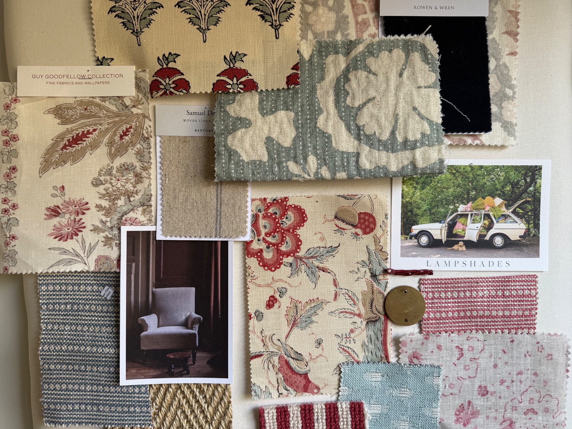 quality handmade blinds,handmade blinds caroline borgman,bespoke blinds cotswolds,bespoke blinds caroline borgman,linara fabric petrol blue,romo fabrics,ian mankin striped trim,