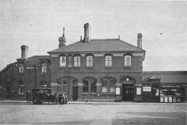 Chingford Station