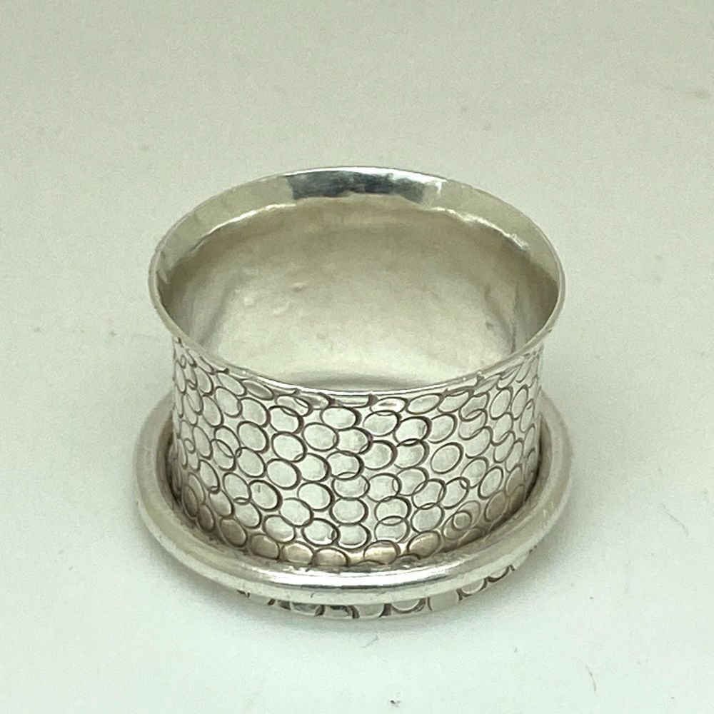 Spinning ring