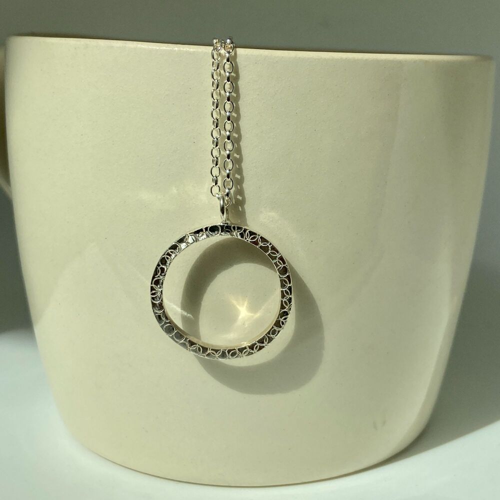 Circle necklace