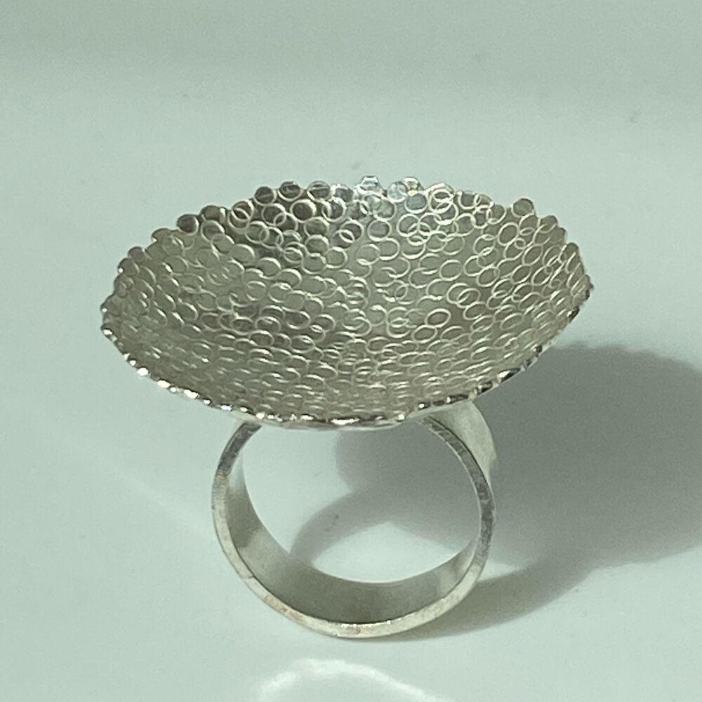 Medium dam ring