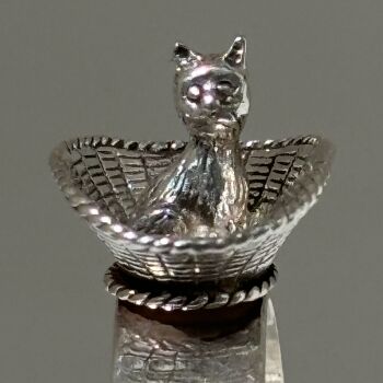 Vintage charm cat in a basket ring