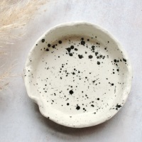 Speckled ceramic trinket dish, for your rings, earrings and delicate chains.