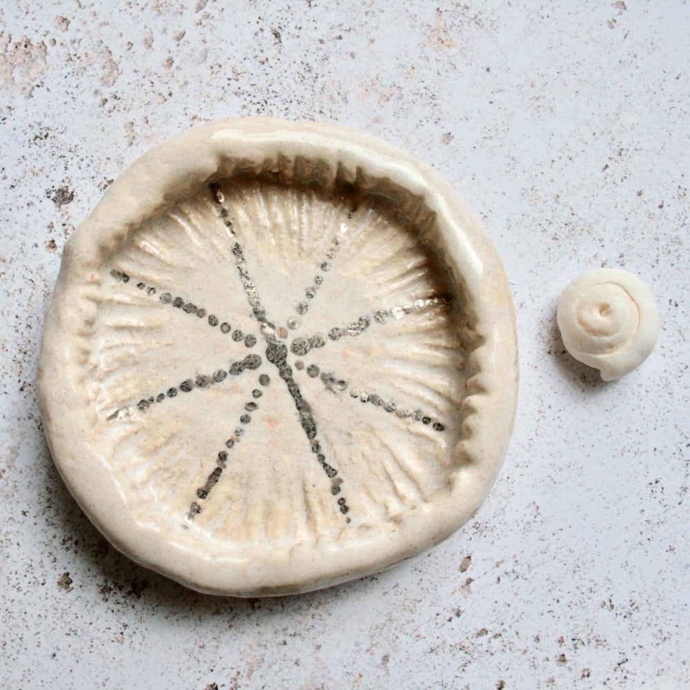 Fern ceramic dish, for your rings, earrings or tealights. 02