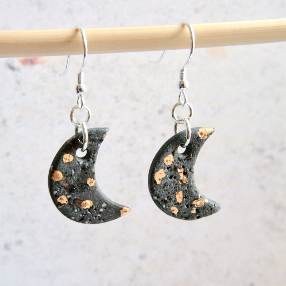 Porcelain earrings with honeycomb design - sterling silver
