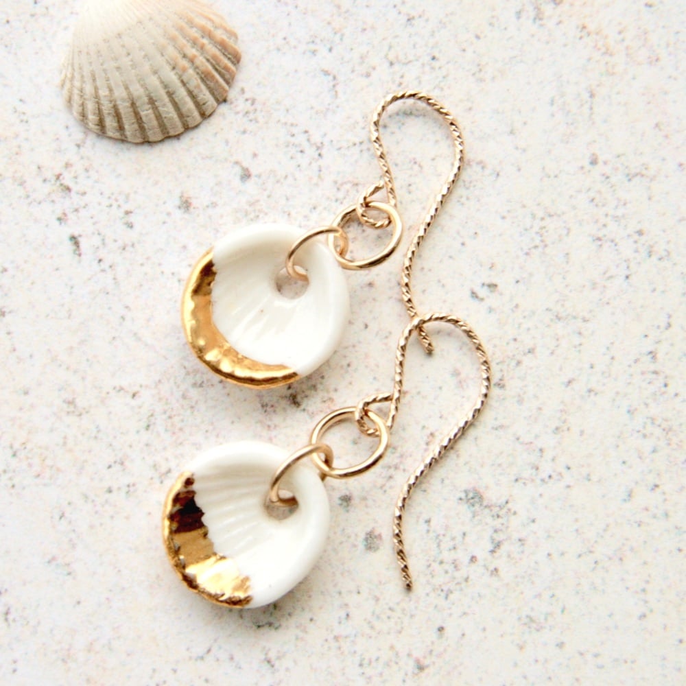 White and gold seashells -  cute dangle earrings