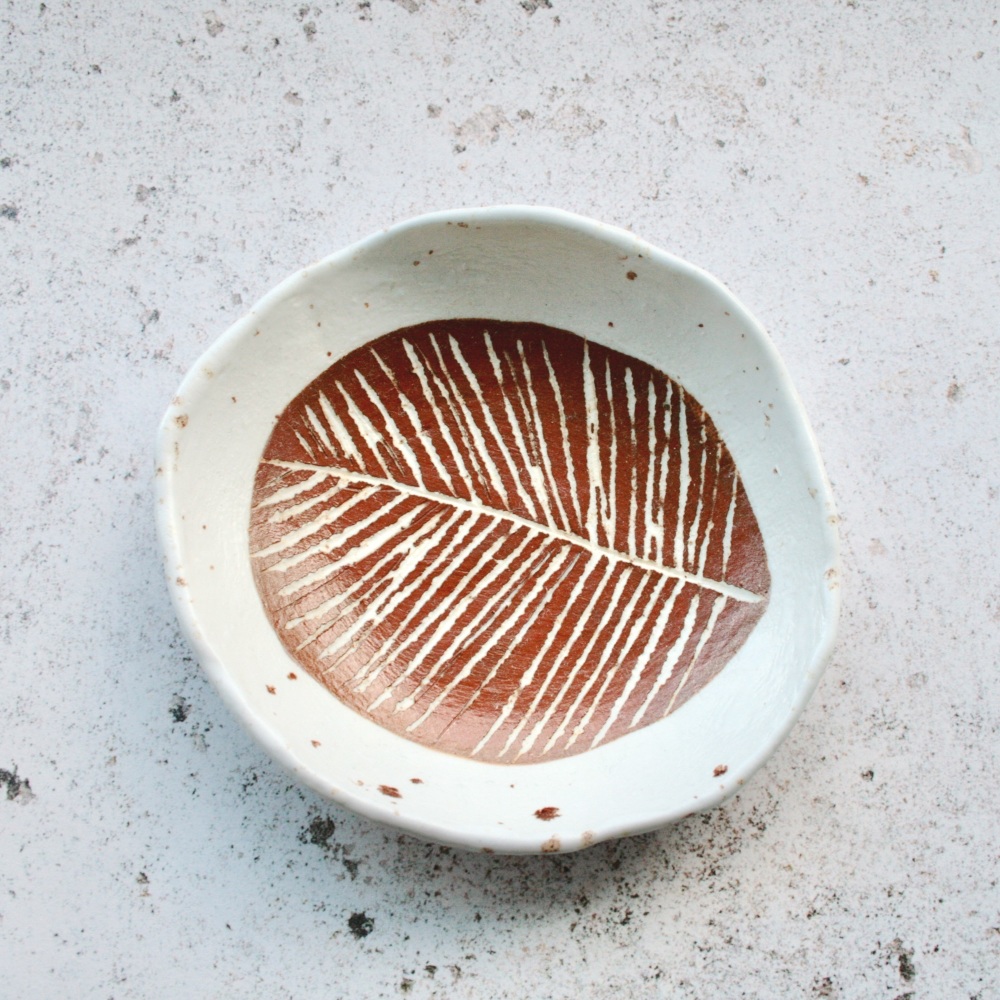 Brown leaf. Ceramic trinket dish, for your jewellery, palo santo or candles.