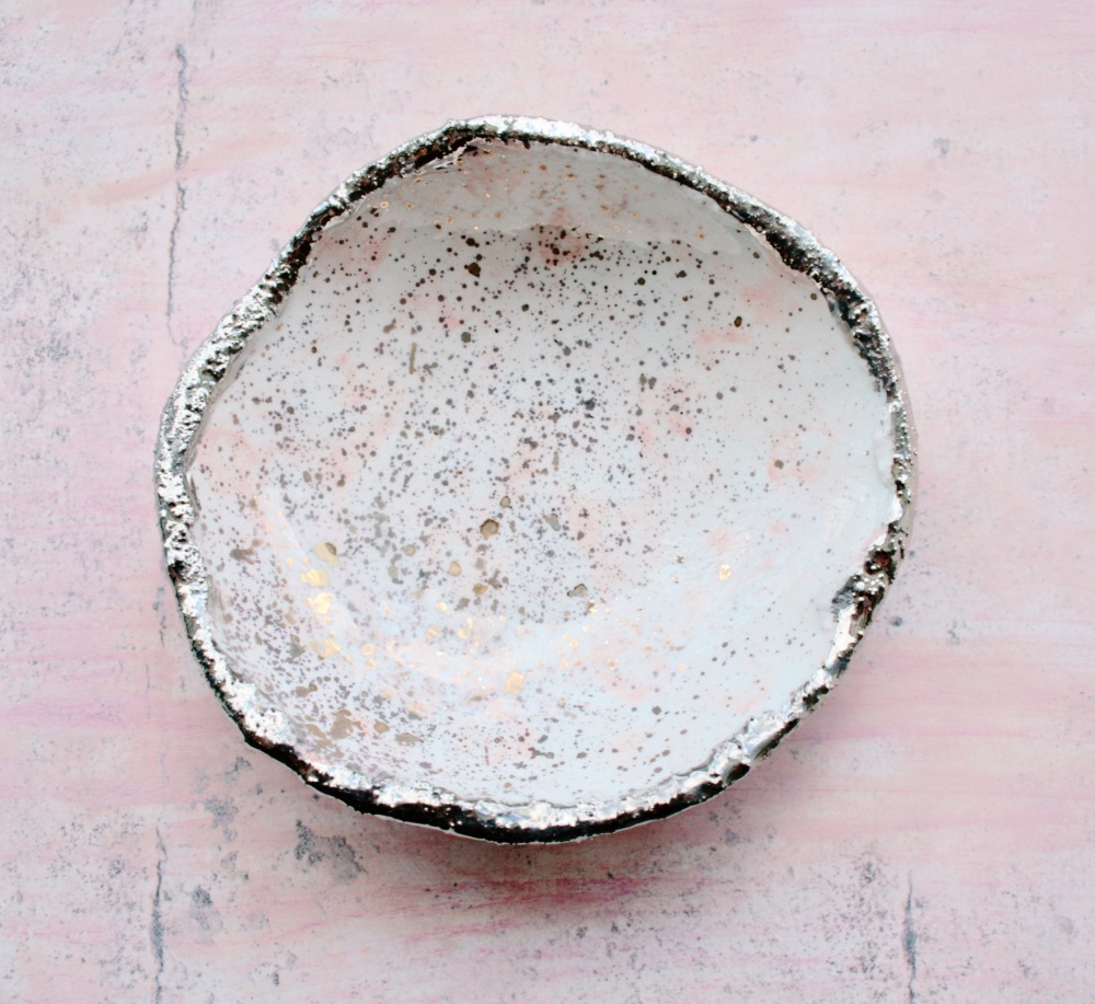 Ceramic trinket dish finished with platinum rim, for your jewellery, palo santo, crystals or candles. Blush pink.