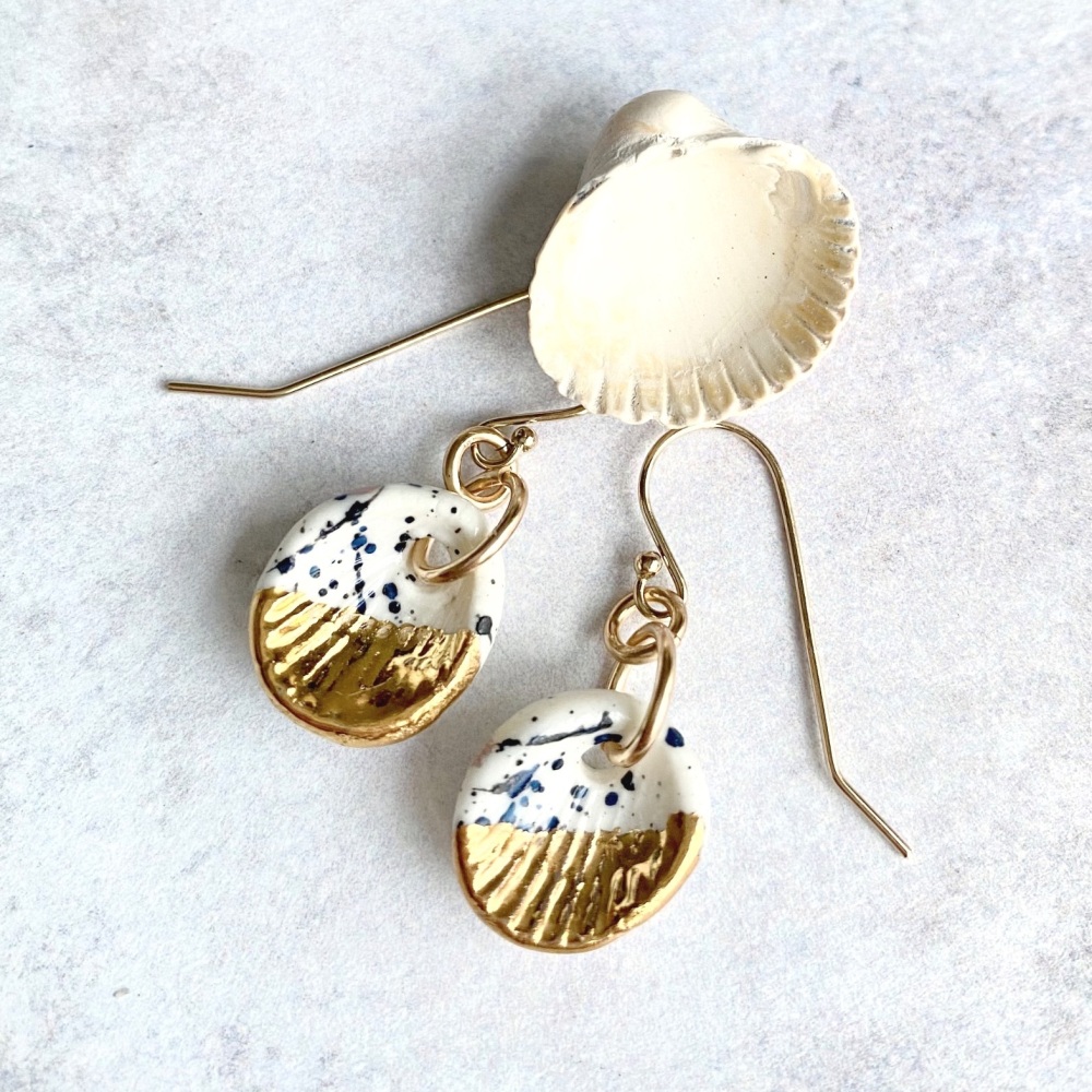 White and gold seashells -  cute dangle earrings