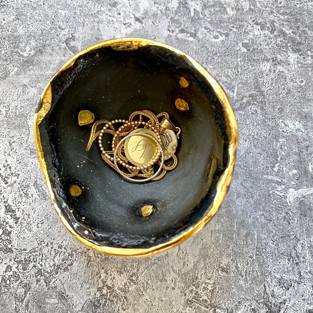 Black porcelain trinket dish with gold rims, for your jewellery or candles, gold splashes