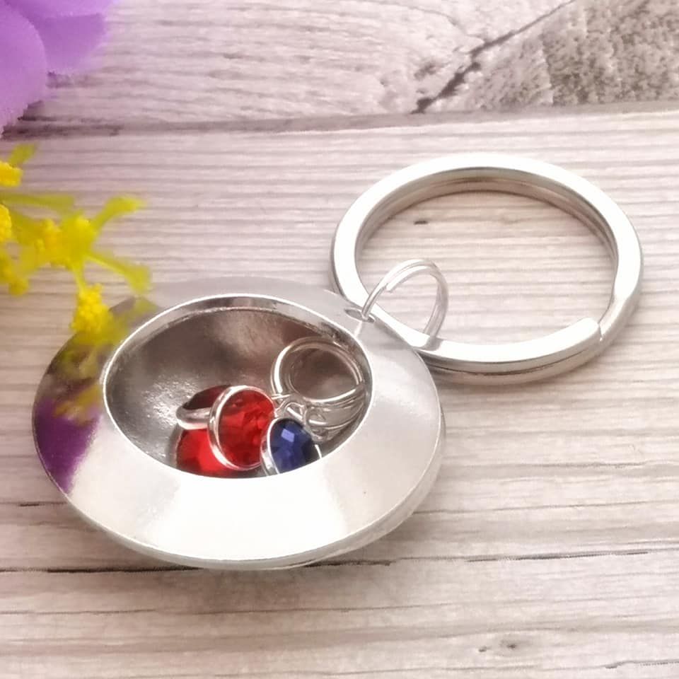 Family Birthstone Keyring | Clam Shell Keychain | Simple Gift For Mum | Ope