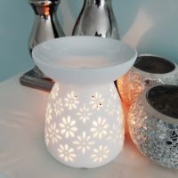 Large Classic Floral Ceramic White Oil burner