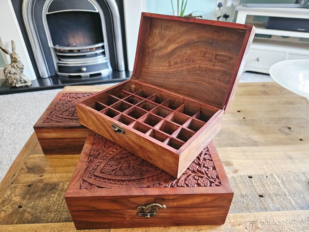 Wooden aromatherapy oil storage box for 24 x 10ml essential oil bottles