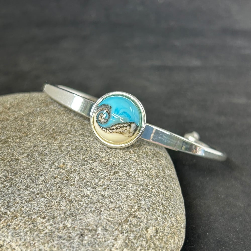 Freshwater bangle
