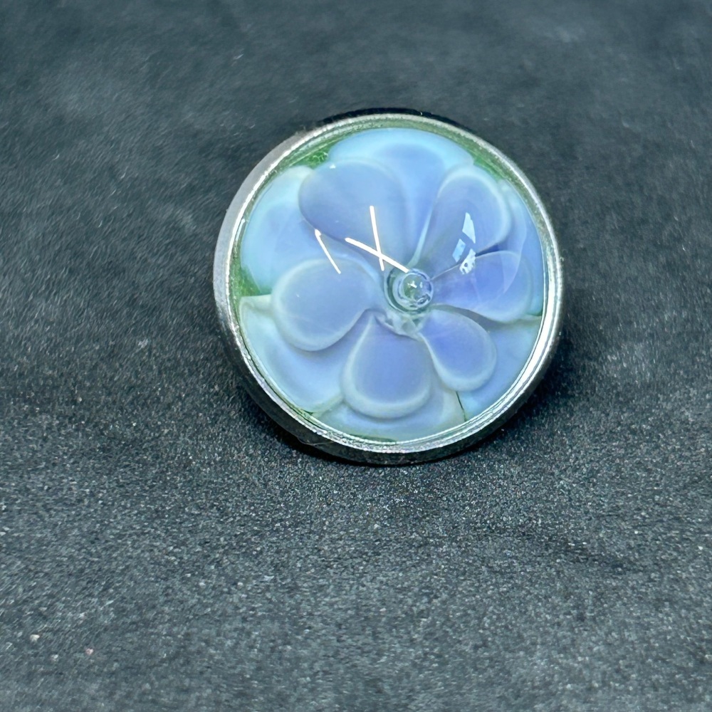 Dahlia lapel pin