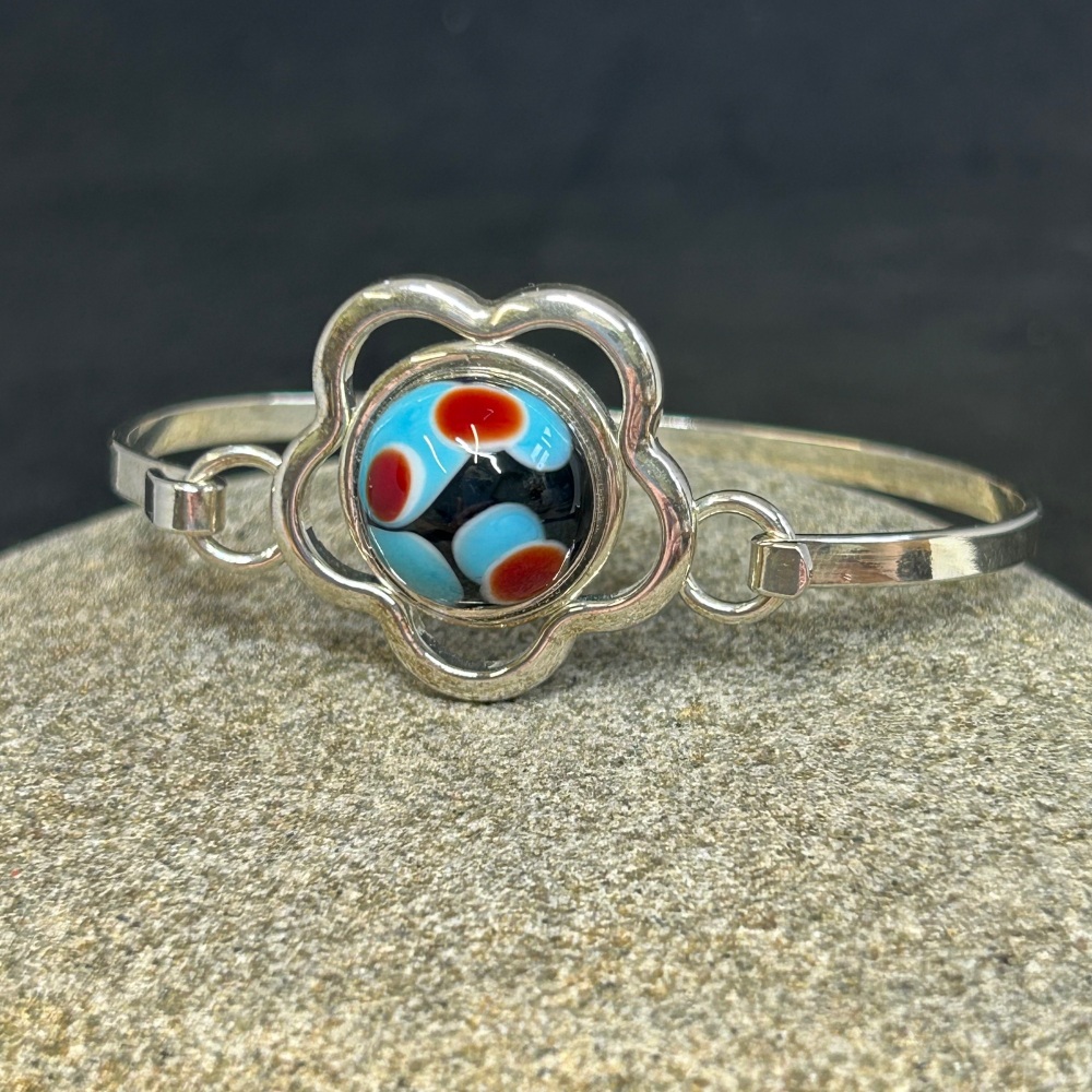 Flower frame clip bangle