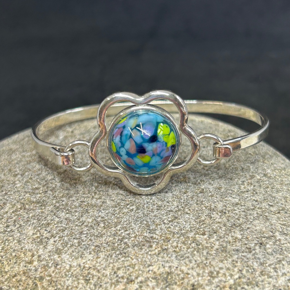 Flower frame turquoise clip bangle